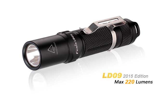 LD09 FENIX 220 LUMENES